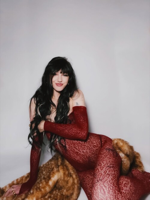 y2knots/carolinemoorenc