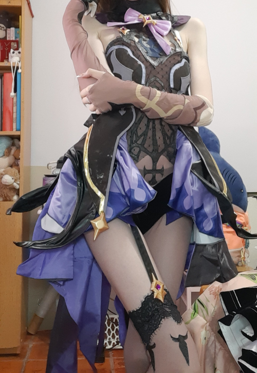 Kiki Glitter Cosplay - img_0053.png