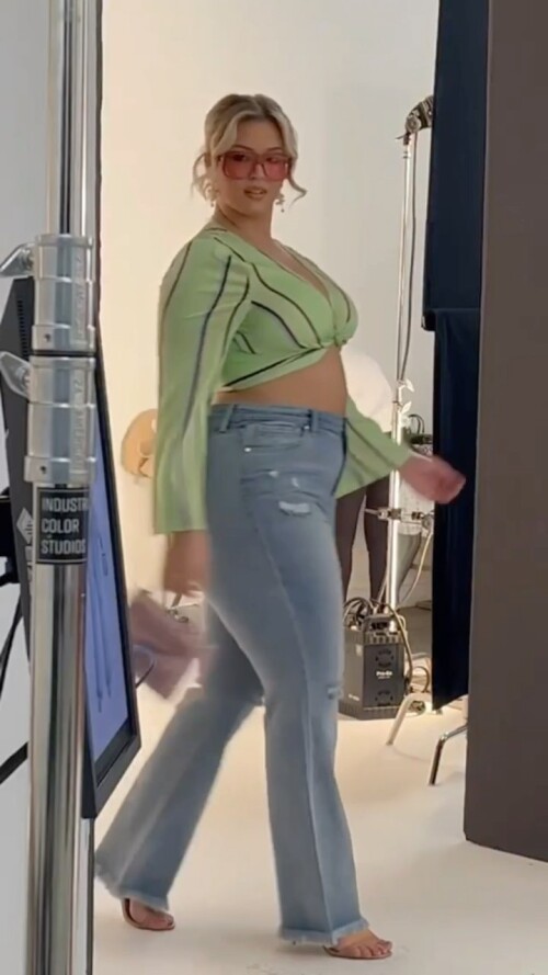 Vitoria Almeida vitoriaalmeiddaa - img_0039.jpg