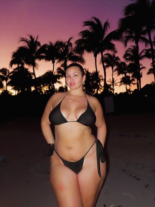 Vitoria Almeida vitoriaalmeiddaa - img_0063.jpg