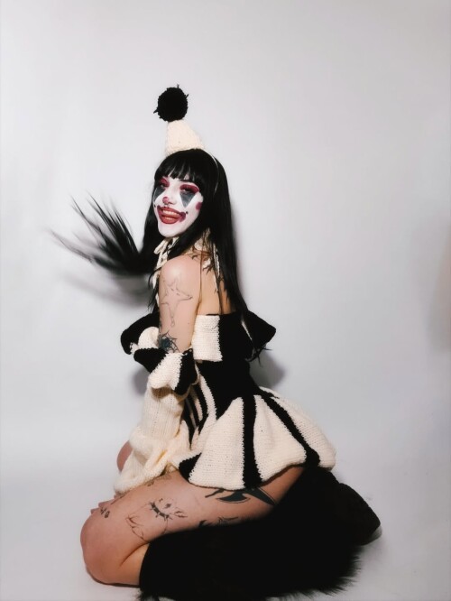 y2knots/carolinemoorenc - img_0025.jpg