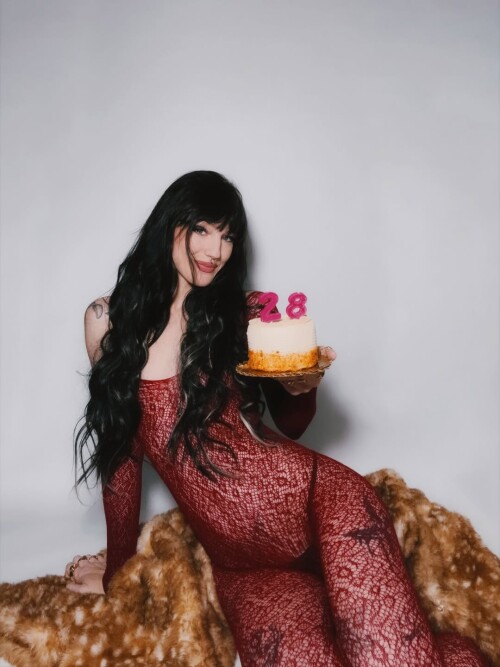 y2knots/carolinemoorenc - img_0029.jpg