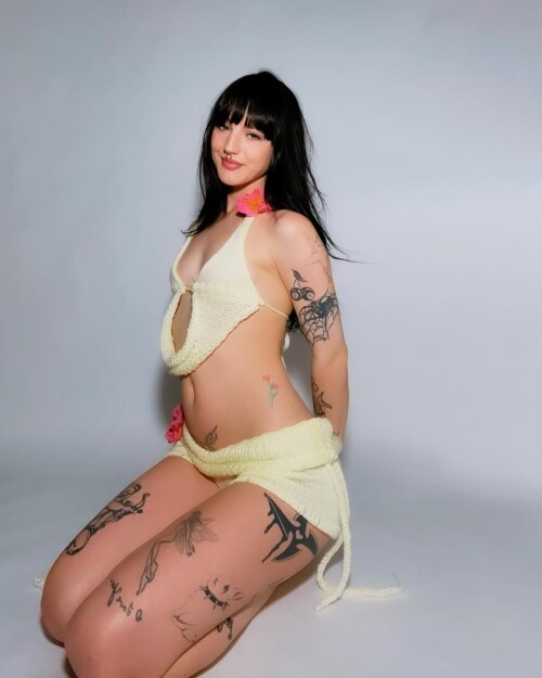 y2knots/carolinemoorenc - img_0047.jpg