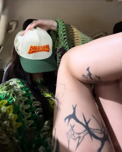 y2knots/carolinemoorenc - img_0057.jpg