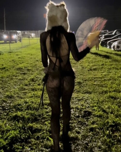 y2knots/carolinemoorenc - img_0059.jpg