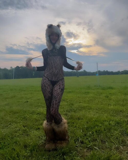 y2knots/carolinemoorenc