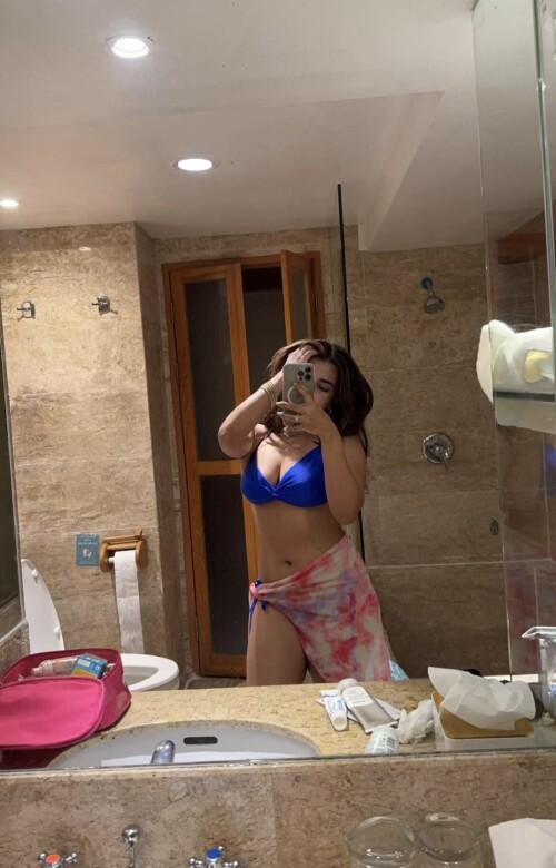 Roshni Walia - img_0069.jpg